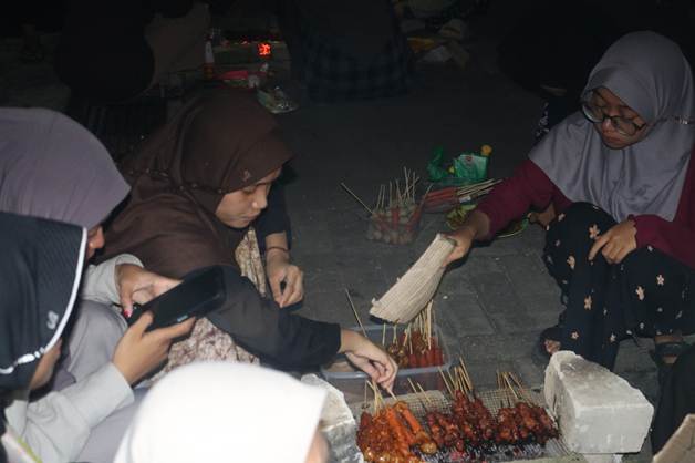 Sangitan dan Serunya Kebersamaan: Dari Seporsi Sate Sampai Agenda Makan Bersama