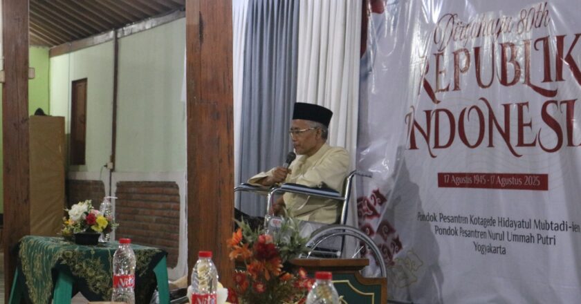 Malam Tirakatan Kemerdekaan ke-80, Santri Diingatkan Soal Kemerdekaan Hakiki