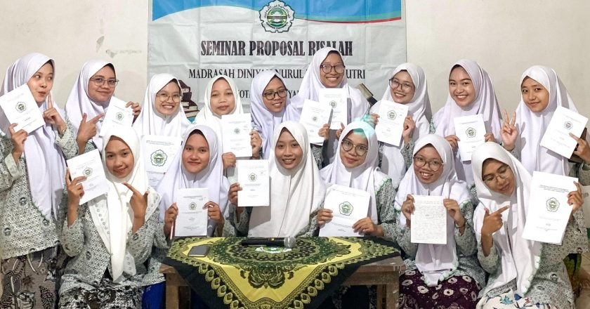 Seminar Proposal Risalah: Care or Scare?