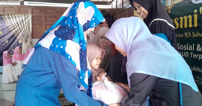 PAUD Terpadu Salsabila Darussalam Gelar Bakti Sosial, Tanamkan Kepedulian Sosial Sejak Dini