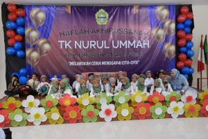 Melangkah Ceria, Menggapai Cita-Cita: Santri TK Nurul Ummah Resmi Diwisuda