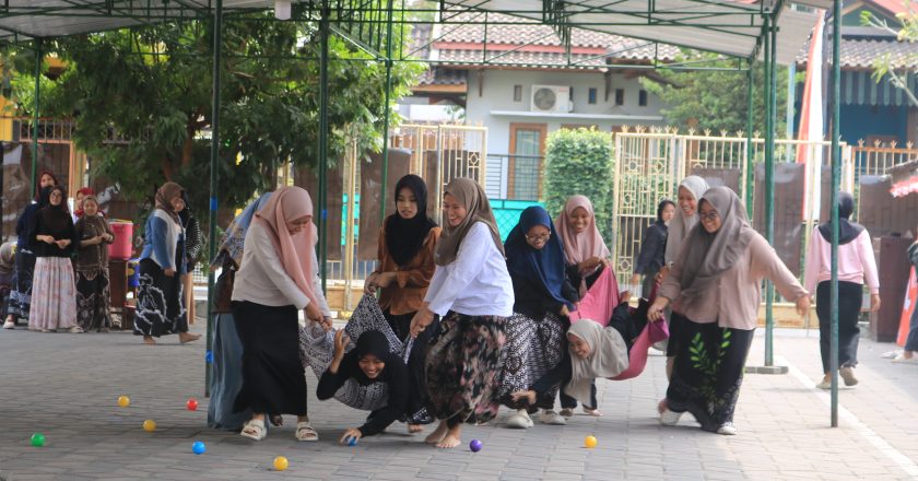 Gema Kemerdekaan di Tanah Pesantren: Keseruan, Tradisi, dan Persahabatan Mendunia