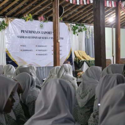 Tak Hanya Tentang Nilai, tetapi Juga Kesungguhan dalam Bertanggung Jawab: Potret Evaluasi Imtihan Semester Gasal Madrasah Diniyah Nurul Ummah Putri