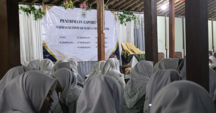 Tak Hanya Tentang Nilai, tetapi Juga Kesungguhan dalam Bertanggung Jawab: Potret Evaluasi Imtihan Semester Gasal Madrasah Diniyah Nurul Ummah Putri